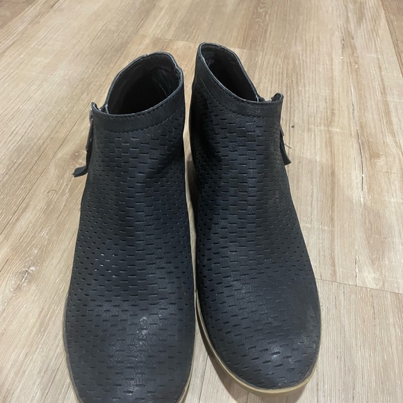 Lucky Brand leather ankle boots good condition sz7.5 - Picture 5 of 9